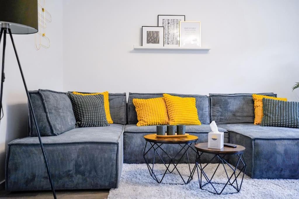 Yellow Station Apartment Paderborn